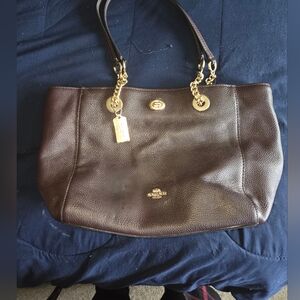 Coach Women's Pebbled Turnlock Chain Tote